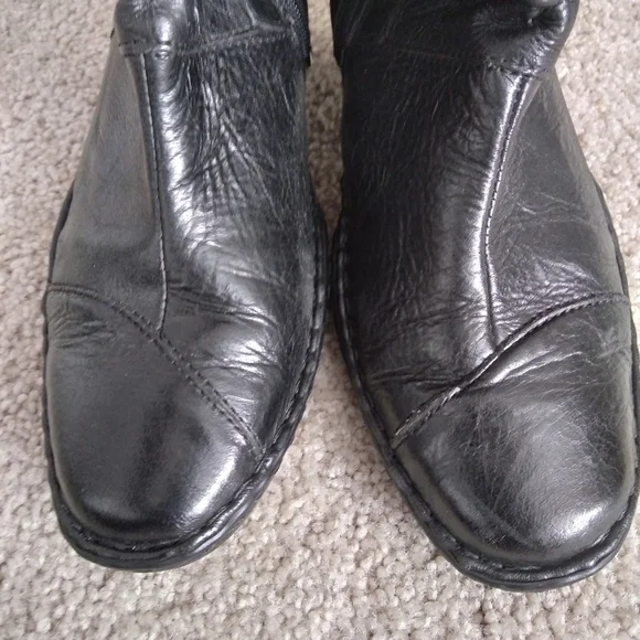 Women's Black Leather Boots - Picture 3 of 8